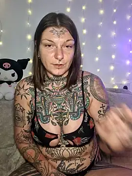 lizzardqueeen online show from February 7, 2026, 11:41 pm