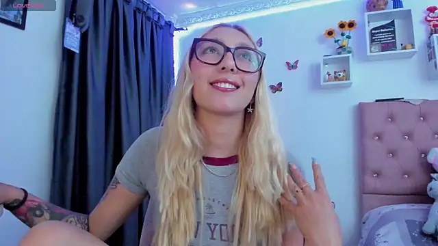 Soffy-brooks online show from May 19, 2026, 3:46 am
