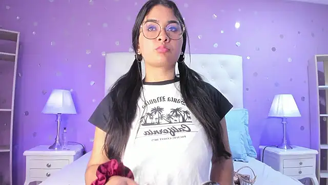 Snapshot of scarlette_15_ chatting on February 12, 2026, 3:12 am scarlette 15 online show from February 12, 2026, 3:12 am