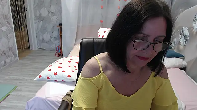 Snapshot of OlgaHottie chatting on May 19, 2026, 11:44 pm OlgaHottie online show from May 19, 2026, 11:44 pm