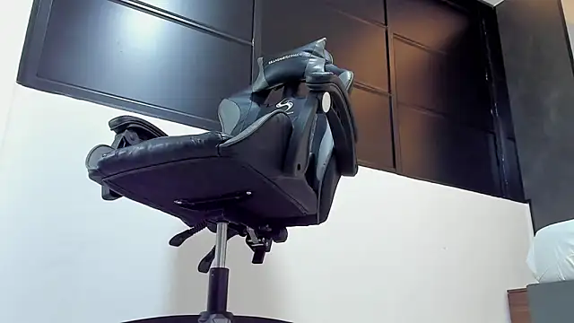 alma fenix online show from September 9, 2025, 12:37 pm