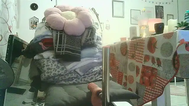 cyril020202 online show from October 22, 2025, 8:41 pm