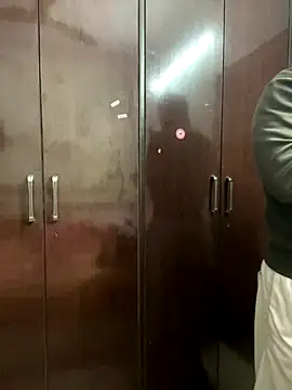 John desihunk online show from December 19, 2025, 5:31 pm