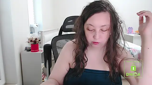 Snapshot of cute_and_hot chatting on September 18, 2025, 9:22 am cute and hot online show from September 18, 2025, 9:22 am