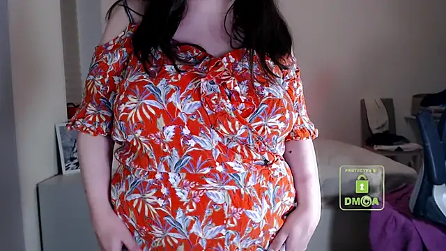 cute and hot online show from March 18, 2026, 4:43 pm