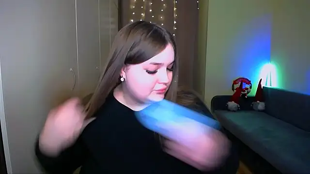 Emaaa ua online show from December 21, 2025, 6:15 pm