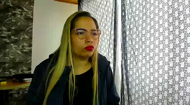 Snapshot of MISSLAUR4 chatting on January 6, 2025, 4:02 pm MISSLAUR4 online show from January 6, 2025, 4:02 pm