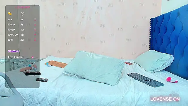 hotlatinateacher online show from December 7, 2024, 5:48 am