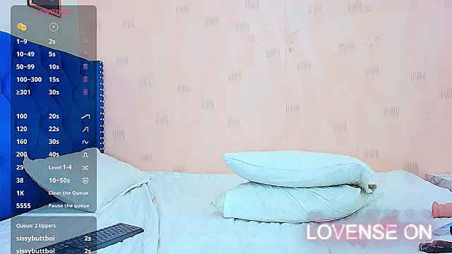 hotlatinateacher online show from December 27, 2024, 2:04 am
