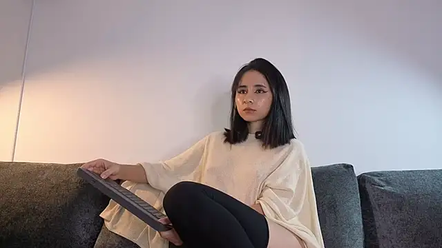 angelinepossy online show from May 3, 2026, 11:55 pm