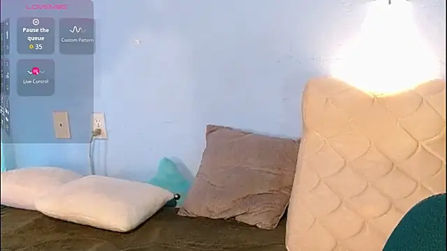 Snapshot of venus_swet_ chatting on September 15, 2025, 3:01 pm venus swet online show from September 15, 2025, 3:01 pm