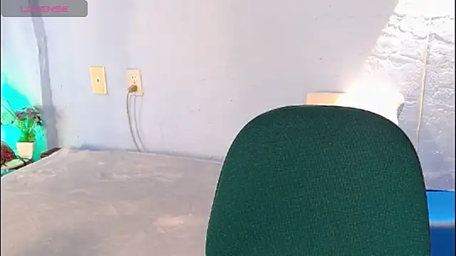 Snapshot of venus_swet_ chatting on October 6, 2025, 1:03 am venus swet online show from October 6, 2025, 1:03 am