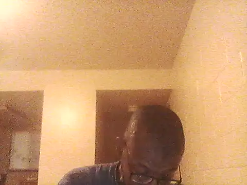 Mcpiney online show from October 31, 2025, 6:58 am