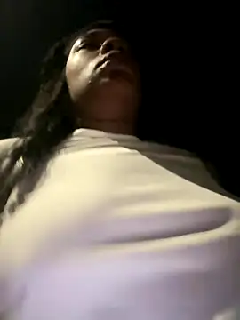 Snapshot of RainFallzxxz chatting on September 12, 2025, 9:09 am RainFallzxxz online show from September 12, 2025, 9:09 am