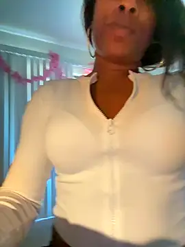 Snapshot of RainFallzxxz chatting on October 5, 2025, 9:02 pm RainFallzxxz online show from October 5, 2025, 9:02 pm