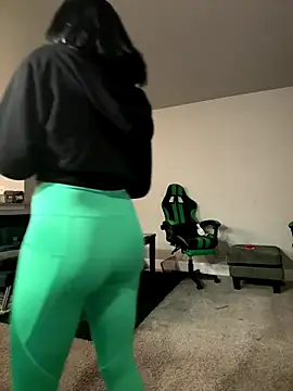 Snapshot of RainFallzxxz chatting on October 14, 2025, 11:33 am RainFallzxxz online show from October 14, 2025, 11:33 am