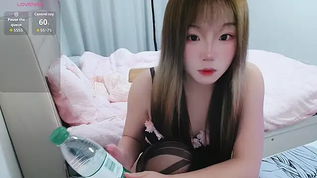 FOOXlive-keke online show from November 2, 2025, 8:33 pm