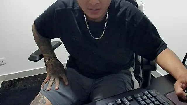 stebankechima online show from November 1, 2025, 11:07 pm