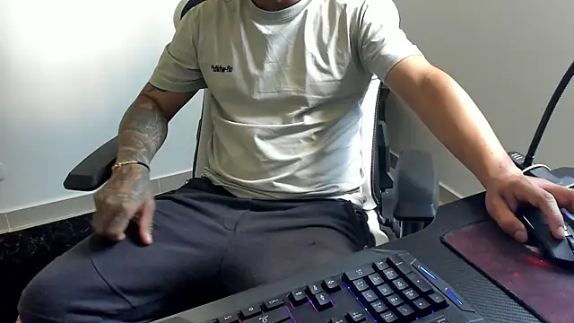 stebankechima online show from November 8, 2025, 5:45 pm