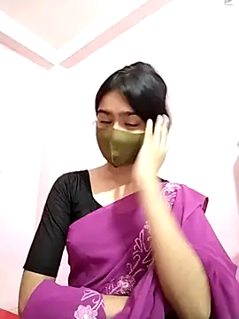 Snapshot of Arisha- chatting on October 19, 2025, 6:41 pm Arisha- online show from October 19, 2025, 6:41 pm