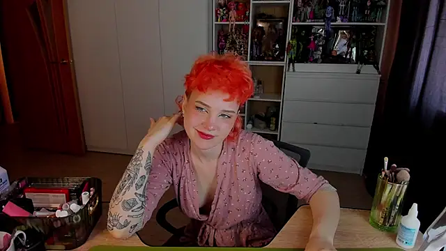 School Love online show from June 7, 2026, 8:07 am