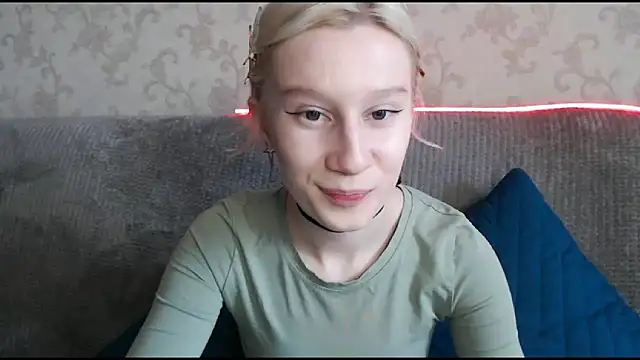 Snapshot of EnigmaSee chatting on October 7, 2025, 8:55 am EnigmaSee online show from October 7, 2025, 8:55 am