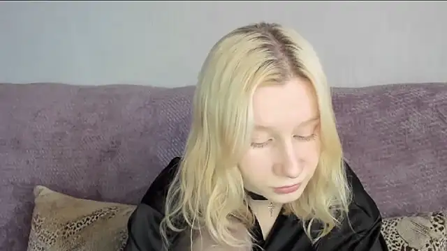 Snapshot of EnigmaSee chatting on October 24, 2025, 8:33 am EnigmaSee online show from October 24, 2025, 8:33 am