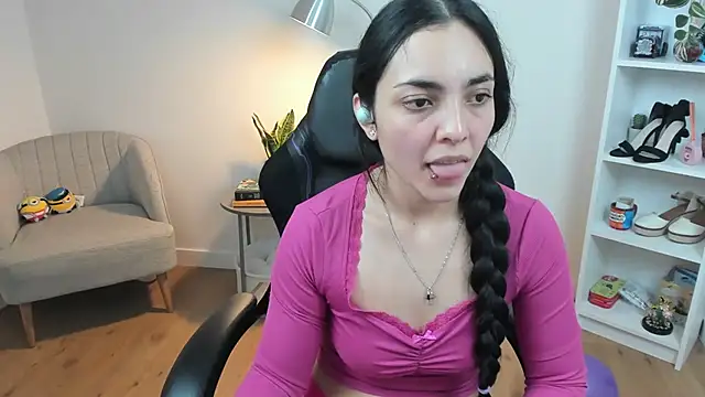  BellaEvans  online show from February 12, 2025, 8:49 am