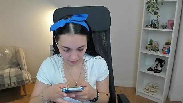  BellaEvans  online show from May 6, 2026, 4:52 am