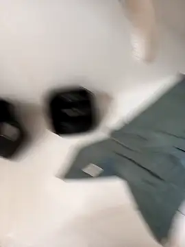 lobomisterioso13 online show from December 4, 2025, 12:03 pm