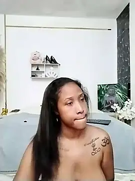 Snapshot of LadyEbonyX chatting on January 7, 2025, 7:28 pm LadyEbonyX online show from January 7, 2025, 7:28 pm