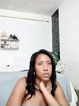 Snapshot of LadyEbonyX chatting on January 8, 2025, 1:32 am LadyEbonyX online show from January 8, 2025, 1:32 am