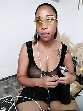 Snapshot of LadyEbonyX chatting on March 20, 2025, 7:57 pm LadyEbonyX online show from March 20, 2025, 7:57 pm
