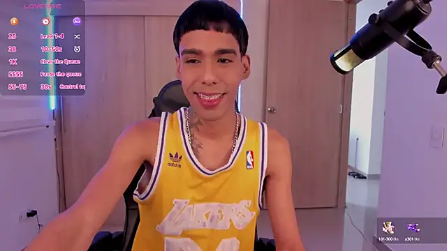 Snapshot of aldrinwhite chatting on December 22, 2024, 6:59 pm aldrinwhite online show from December 22, 2024, 6:59 pm