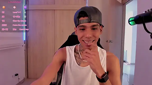 Snapshot of aldrinwhite chatting on December 22, 2024, 10:04 pm aldrinwhite online show from December 22, 2024, 10:04 pm