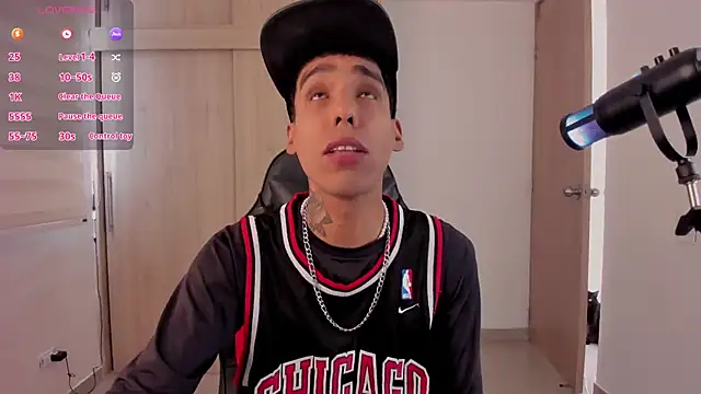 Snapshot of aldrinwhite chatting on December 23, 2024, 7:41 pm aldrinwhite online show from December 23, 2024, 7:41 pm