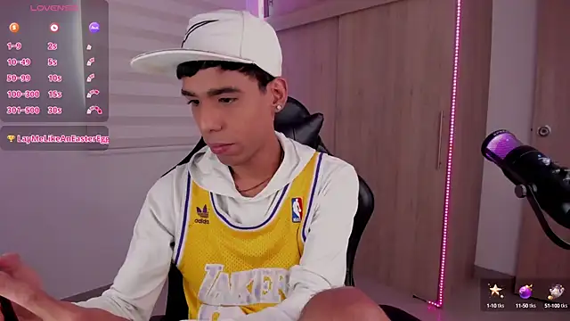 Snapshot of aldrinwhite chatting on January 17, 2025, 5:19 pm aldrinwhite online show from January 17, 2025, 5:19 pm