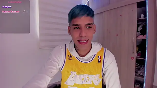 Snapshot of aldrinwhite chatting on March 5, 2025, 3:40 pm aldrinwhite online show from March 5, 2025, 3:40 pm