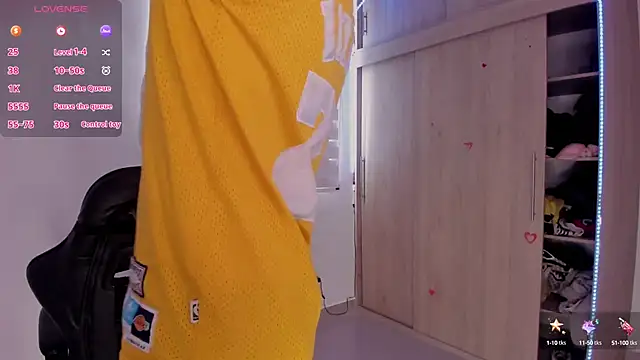 Snapshot of aldrinwhite chatting on March 7, 2025, 3:18 pm aldrinwhite online show from March 7, 2025, 3:18 pm