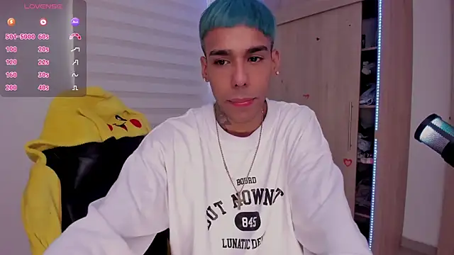 Snapshot of aldrinwhite chatting on March 15, 2025, 7:27 pm aldrinwhite online show from March 15, 2025, 7:27 pm