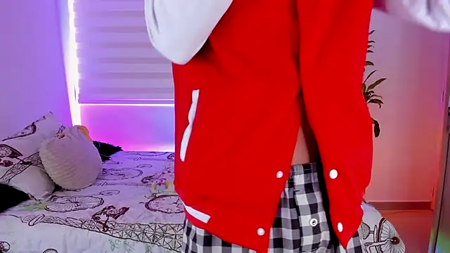 Snapshot of aldrinwhite chatting on October 5, 2025, 6:17 pm aldrinwhite online show from October 5, 2025, 6:17 pm