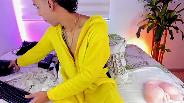 Snapshot of aldrinwhite chatting on October 6, 2025, 4:59 pm aldrinwhite online show from October 6, 2025, 4:59 pm