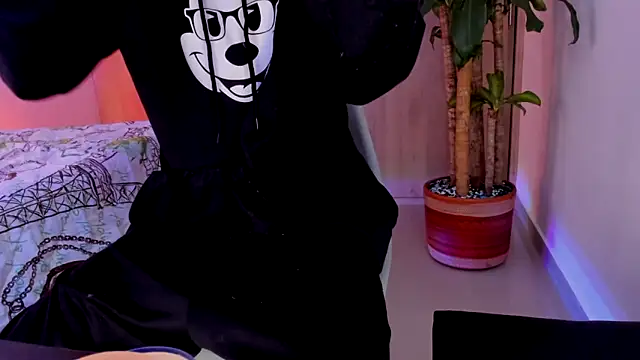 aldrinwhite online show from November 19, 2025, 2:39 pm