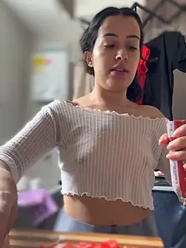 saribelcute online show from October 18, 2025, 3:13 pm