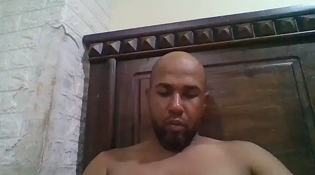 Frankie0880 online show from December 30, 2024, 3:03 am