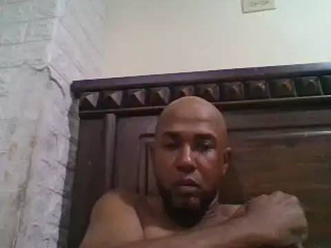 Frankie0880 online show from December 31, 2024, 11:39 pm