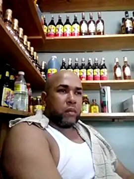 Snapshot of Frankie0880 chatting on July 7, 2026, 9:52 pm Frankie0880 online show from July 7, 2026, 9:52 pm