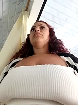 Mommy-Hot online show from October 9, 2025, 1:09 pm