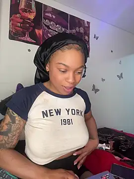 Snapshot of Melany_Williams chatting on June 15, 2026, 3:25 pm Melany Williams online show from June 15, 2026, 3:25 pm