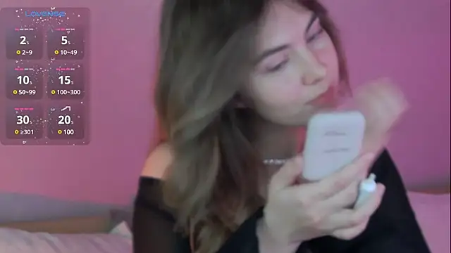 Snapshot of chloi_hes chatting on December 21, 2024, 12:49 pm chloi hes online show from December 21, 2024, 12:49 pm